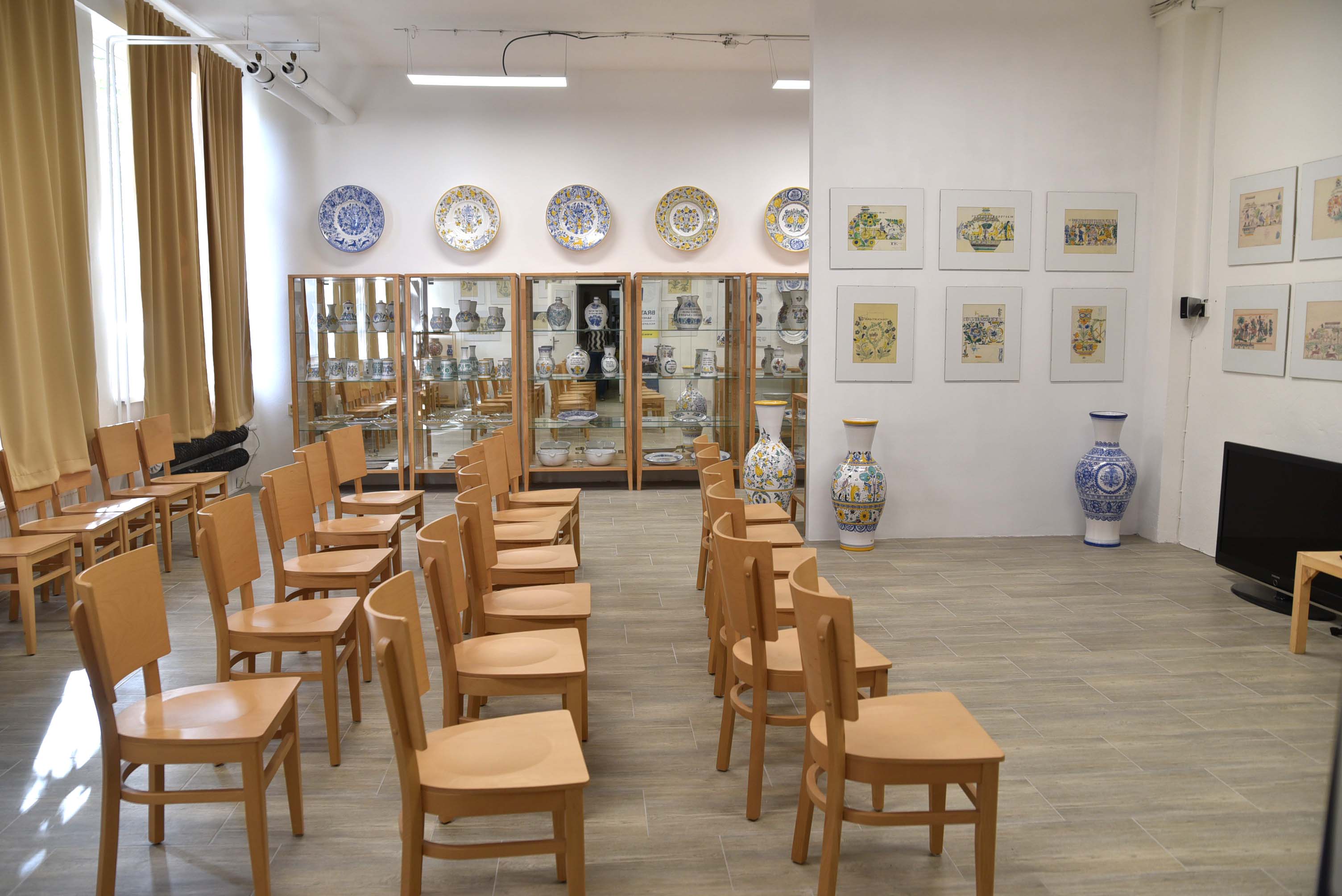 Slovenská ľudová majolika