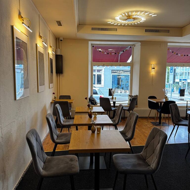 Eclipse Bar & Lounge