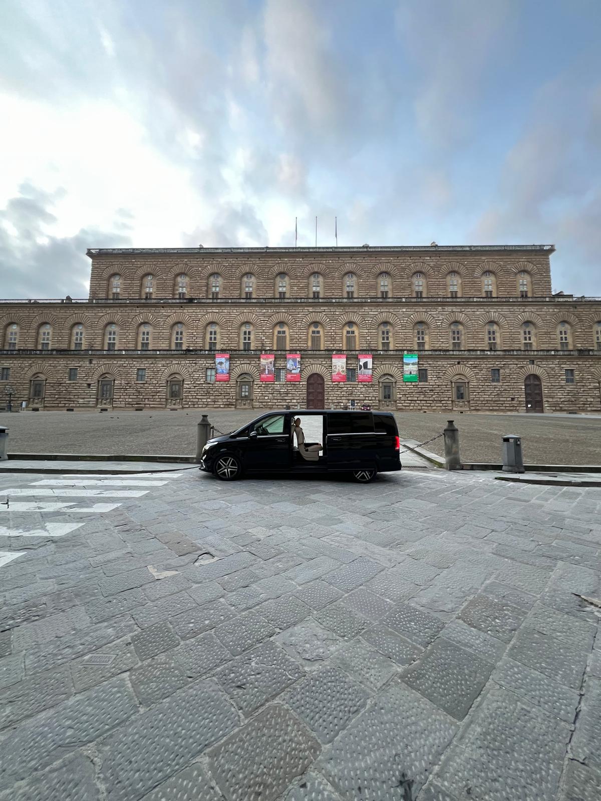 YOUR DRIVER IN FLORENCE