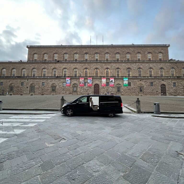 YOUR DRIVER IN FLORENCE