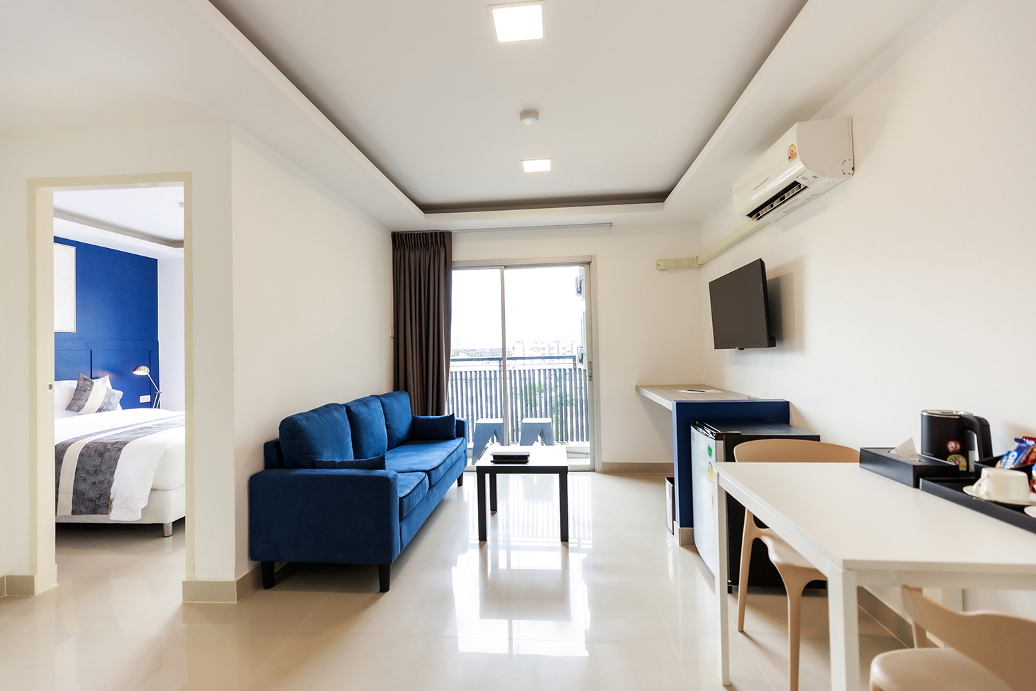 UTD8 Hotel & Residence