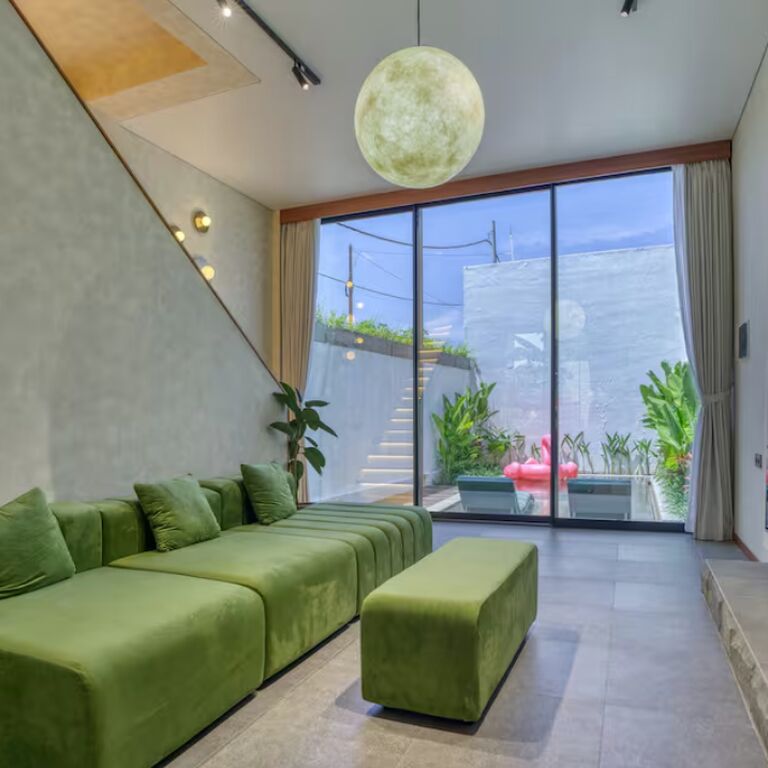 U VILLAS