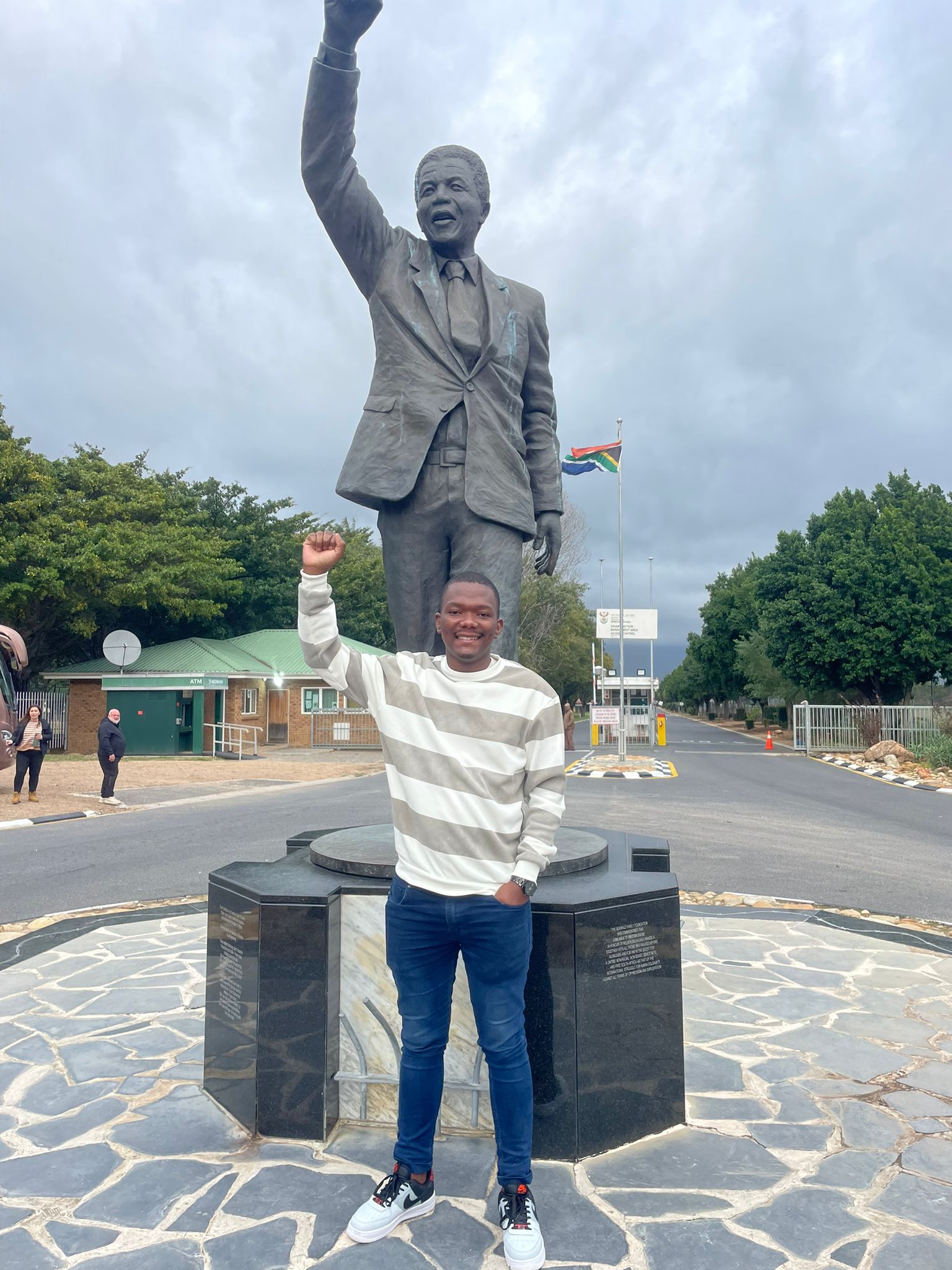 Lunje Mello Travels