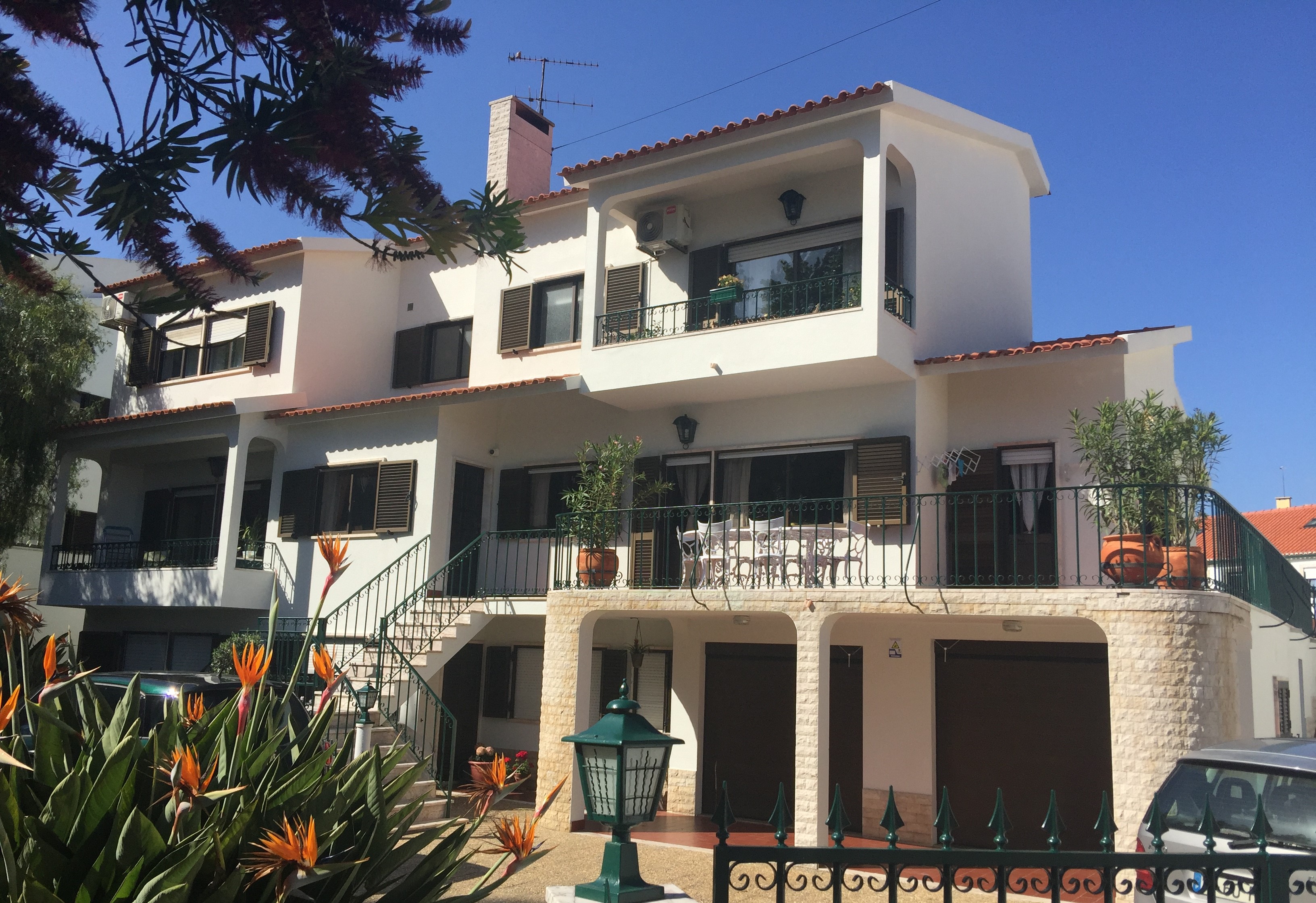 Paradise Suites Lda.