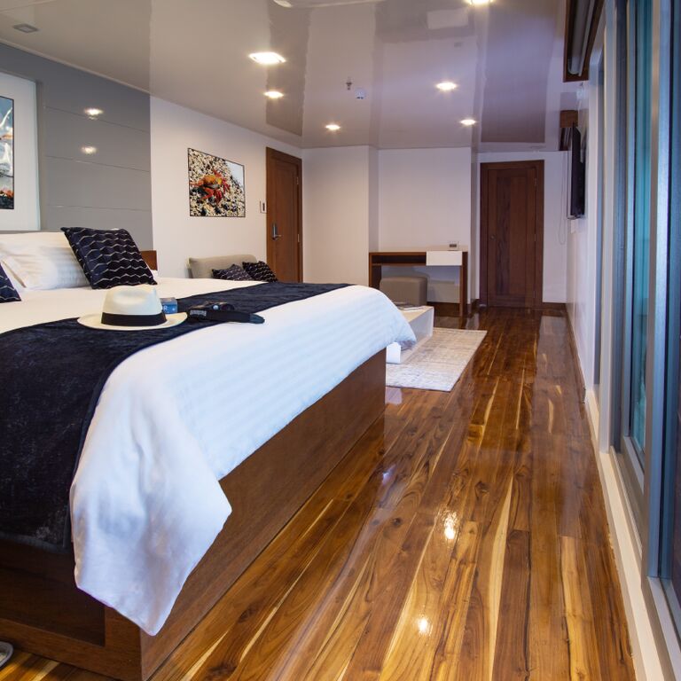 Galapagos Infinity Yatch