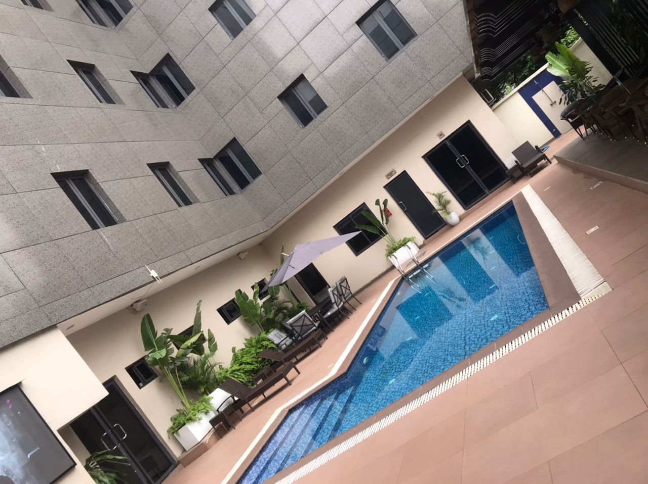 LIMERIDGE SIGNATURE HOTEL