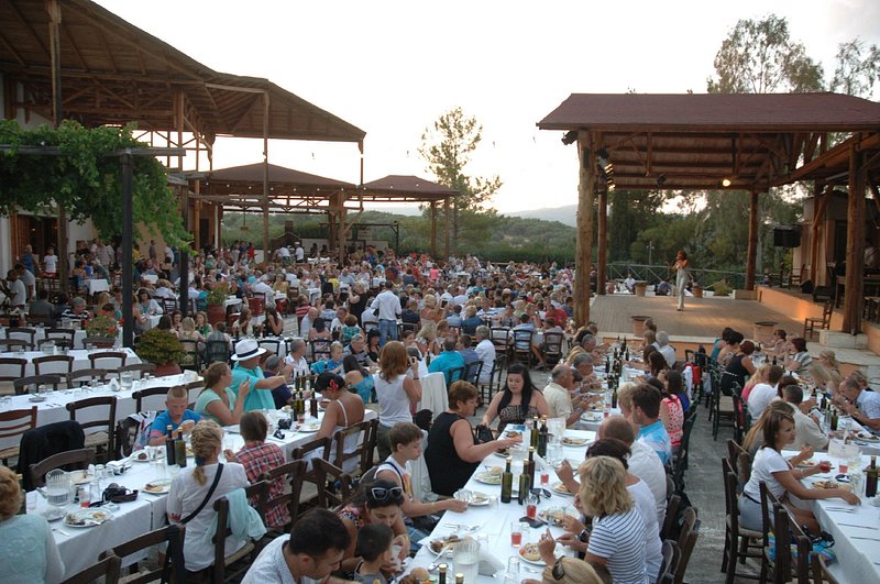 Folklore Show with live music