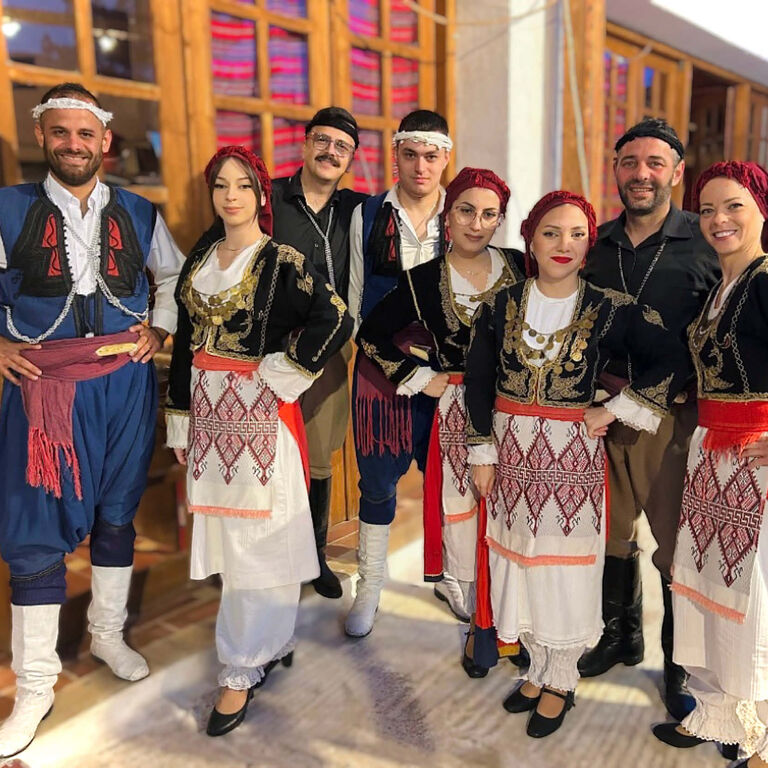 Folklore Show with live music