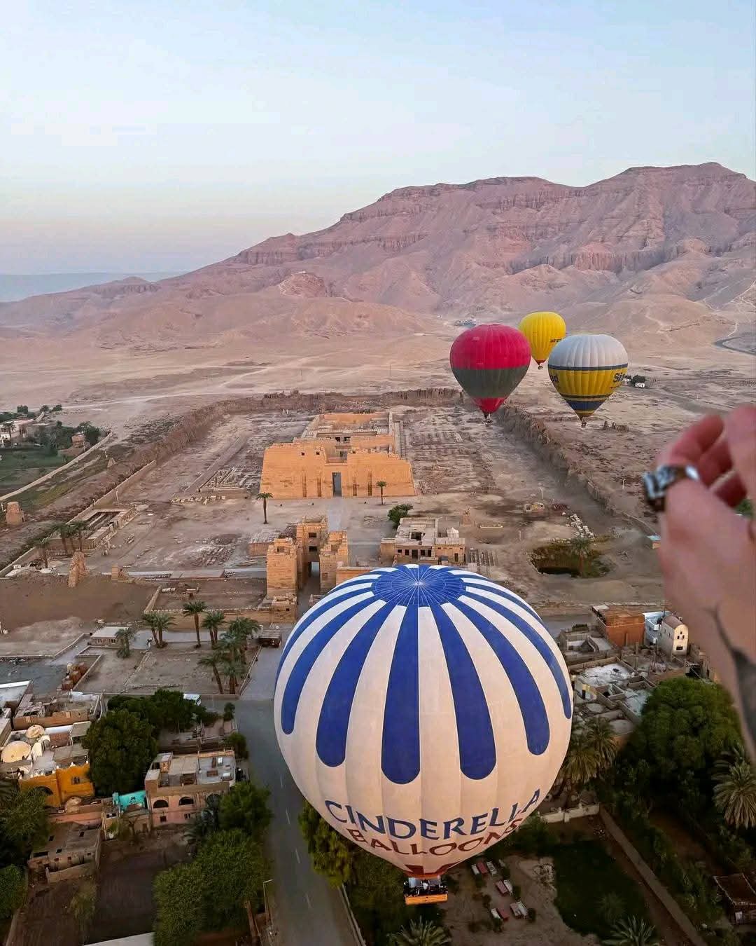 Flying balloon