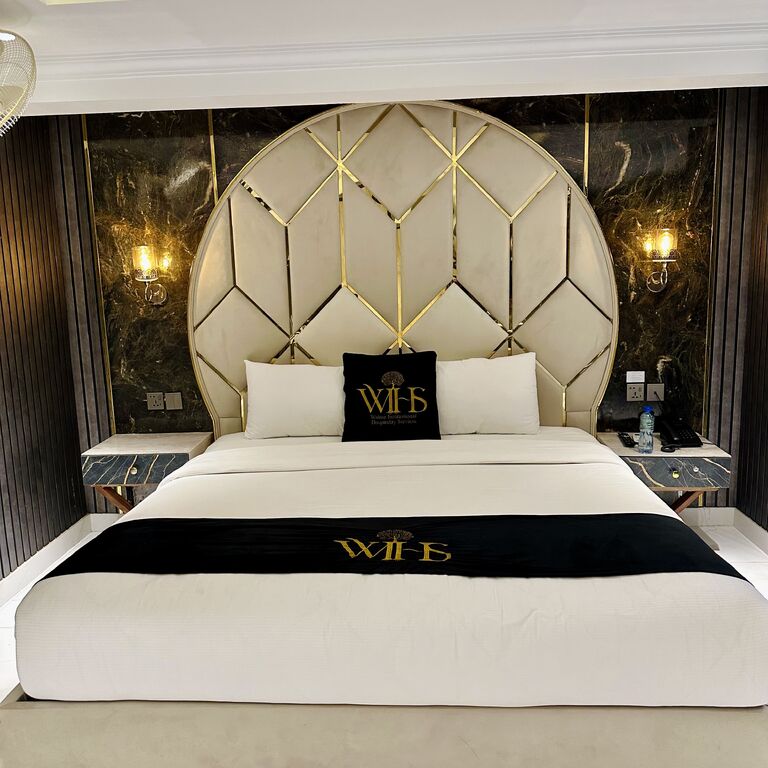 WALNUT HOTEL F-10