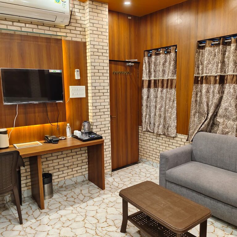 Stay Kailash Varanasi