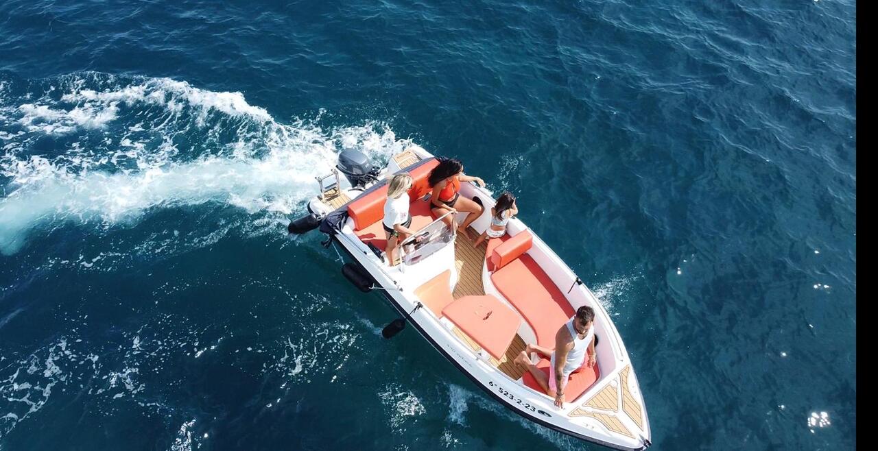 FRILLO CHARTER TENERIFE SL