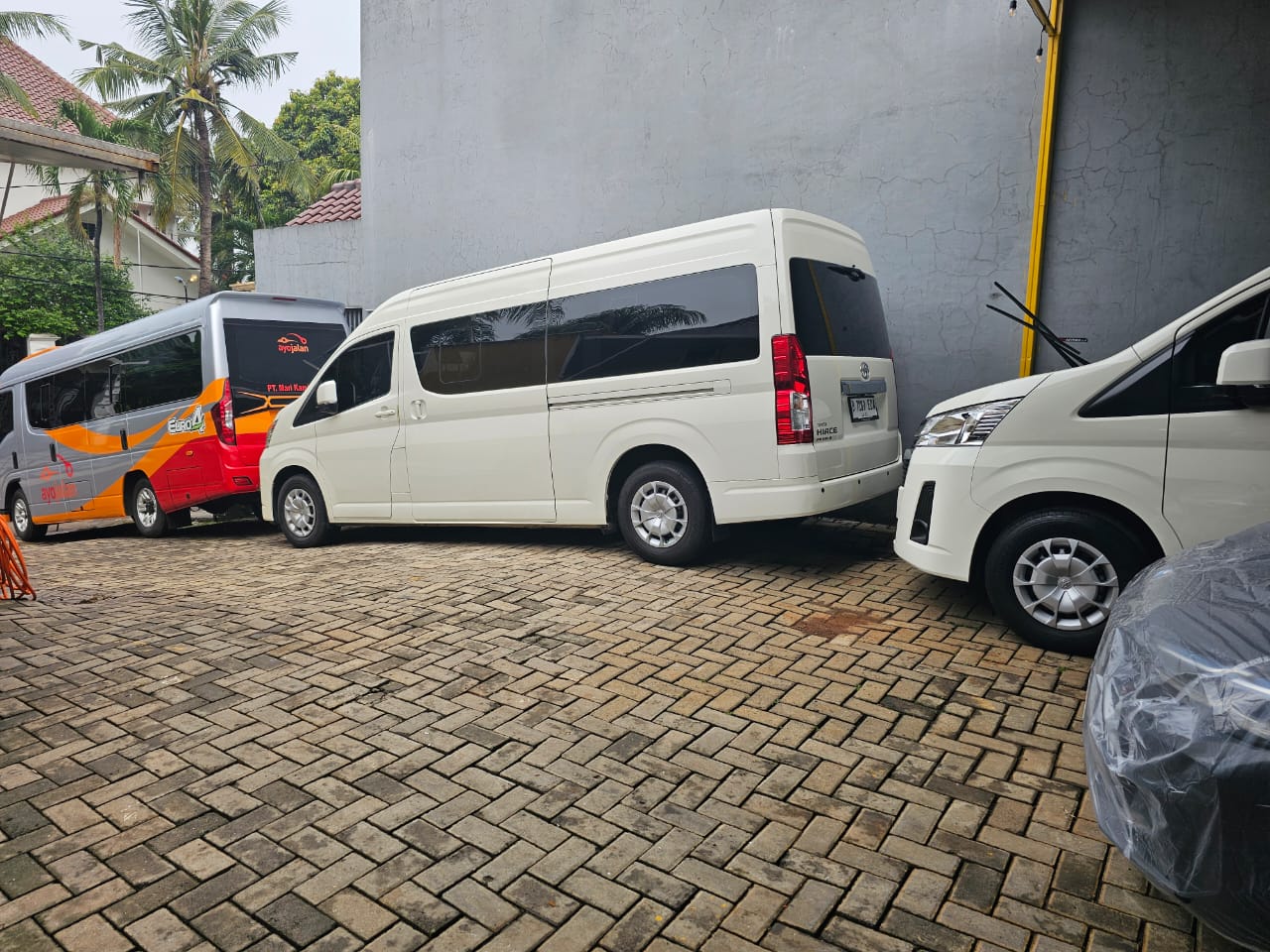 Ayojalan rent car Jakarta