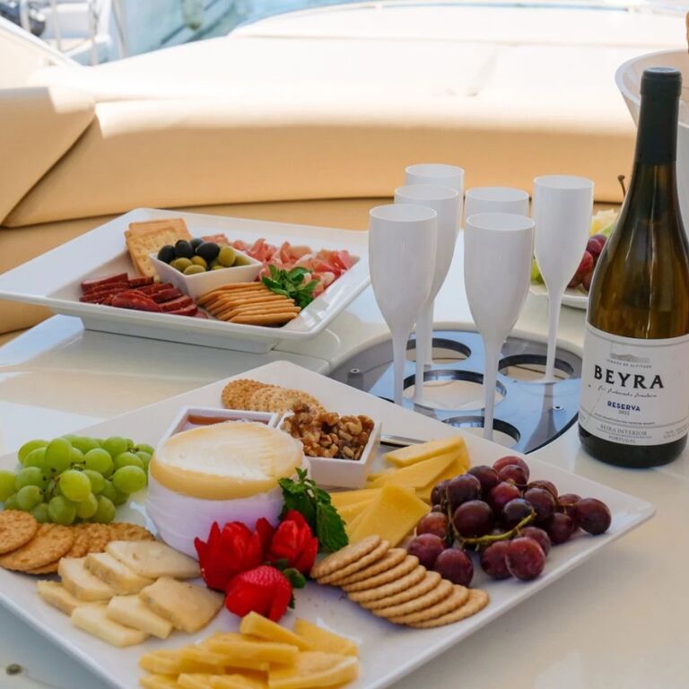 "FOLIE"-Private Luxury Cruises