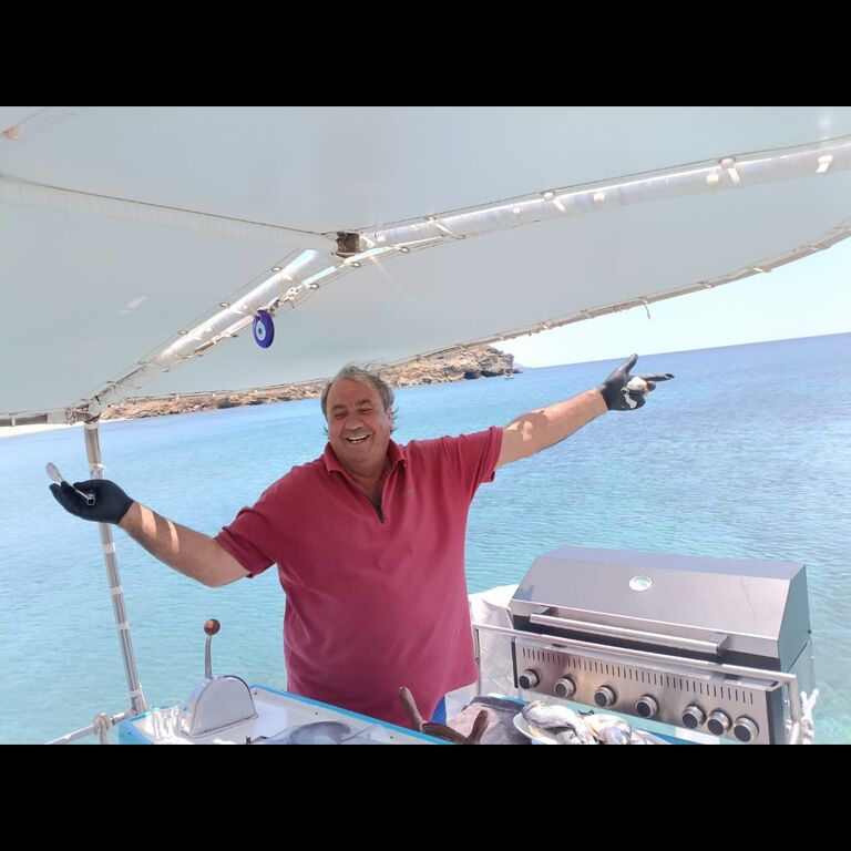 Sarantis boat Mykonos