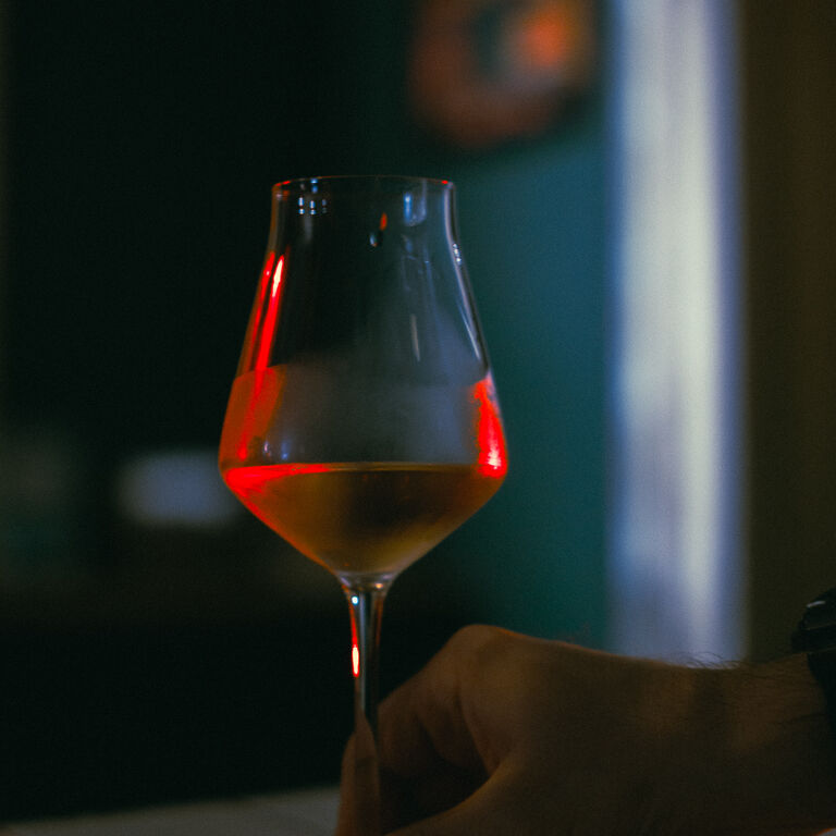 BAR HAPPENS