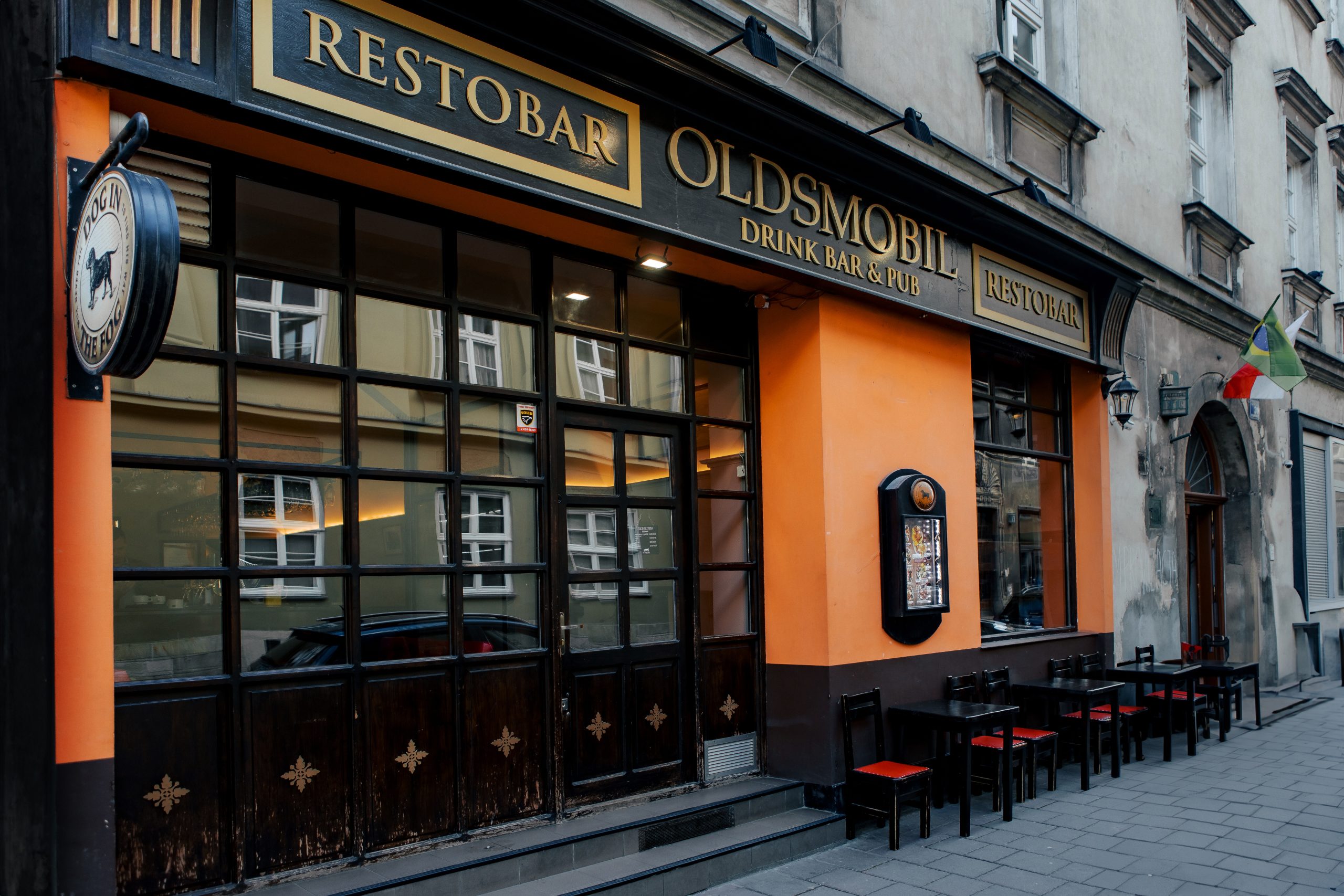 OLDSMOBIL PUB