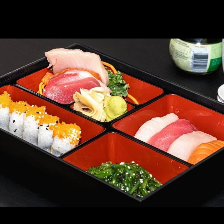 Dragon Sushi Bar & Latinos