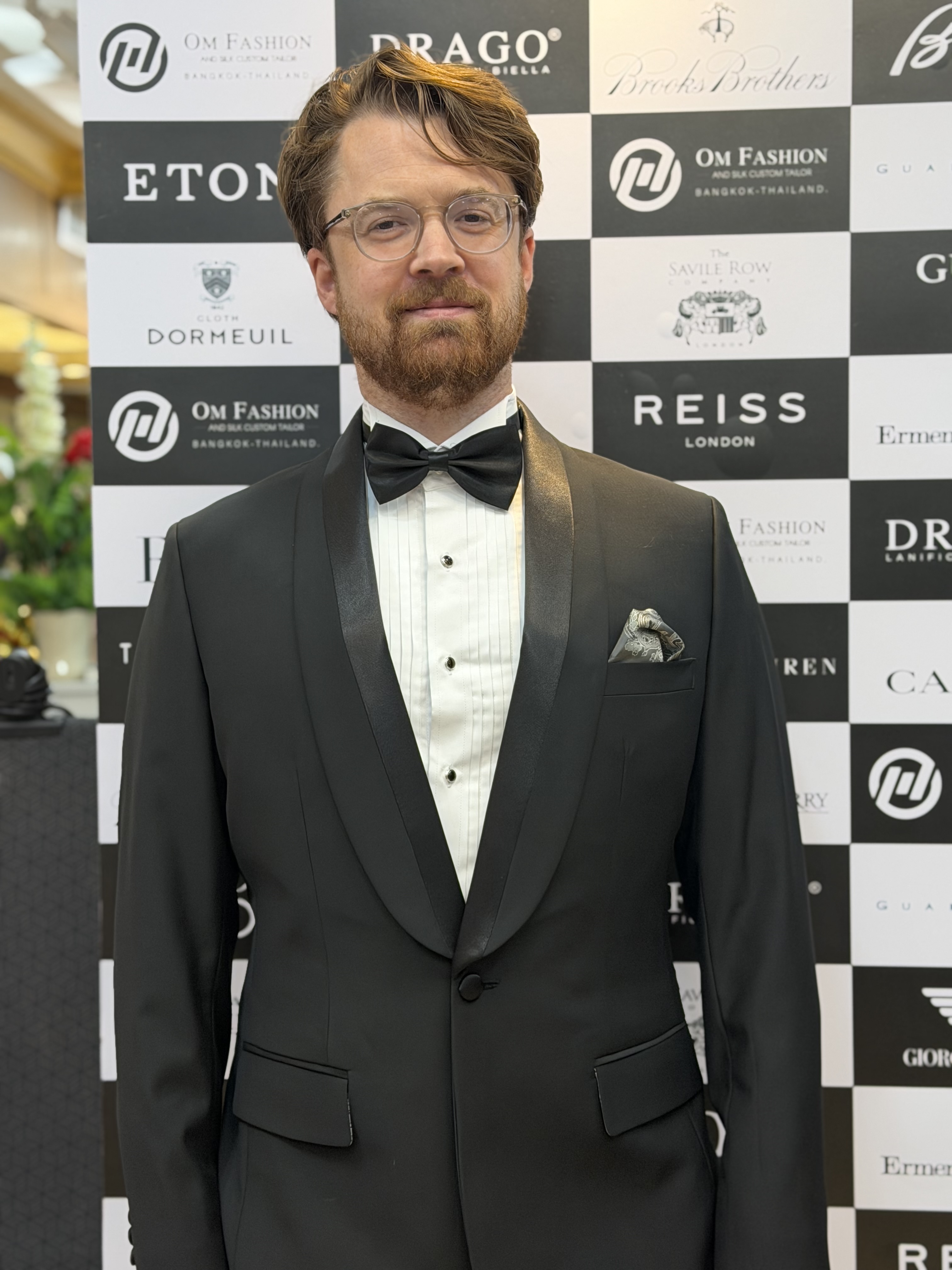 Om Fashion And Silk Custom