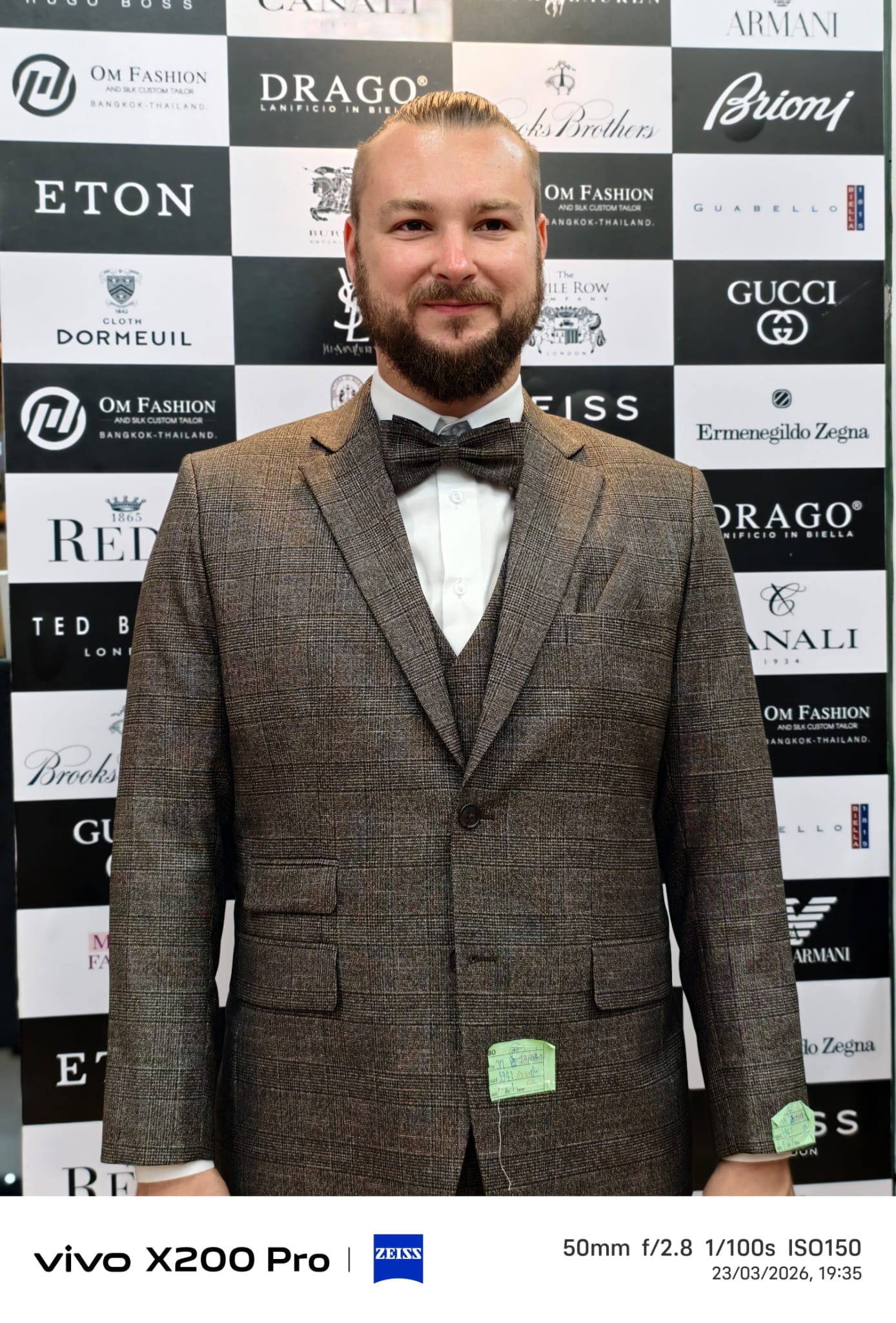 Om Fashion And Silk Custom