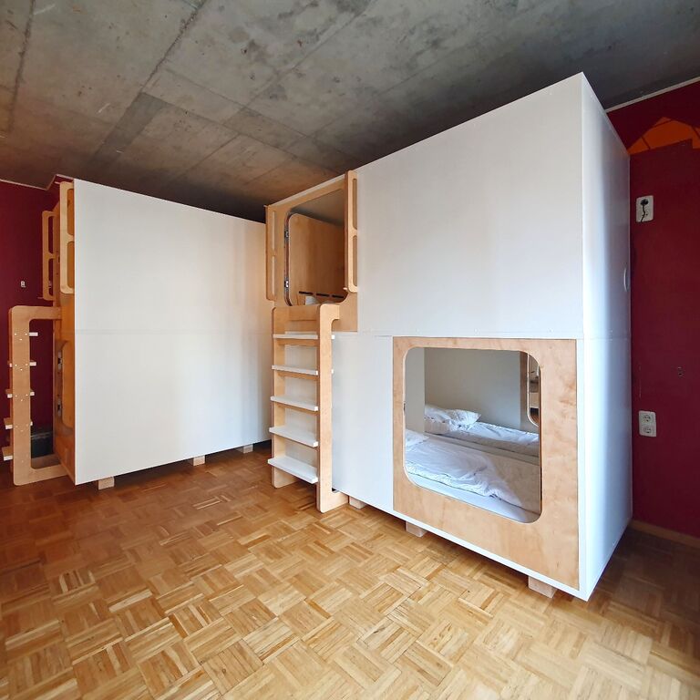 5 Elements Hostel & Capsules