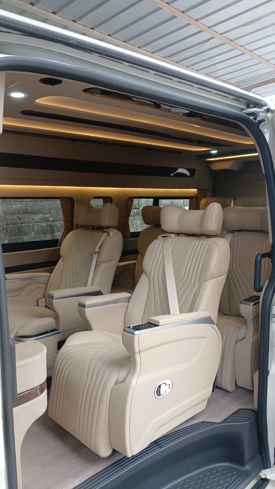 Ayo jalan tour travel