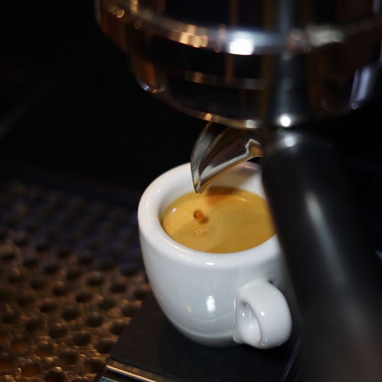 Nhà Quìn Coffee Roastery