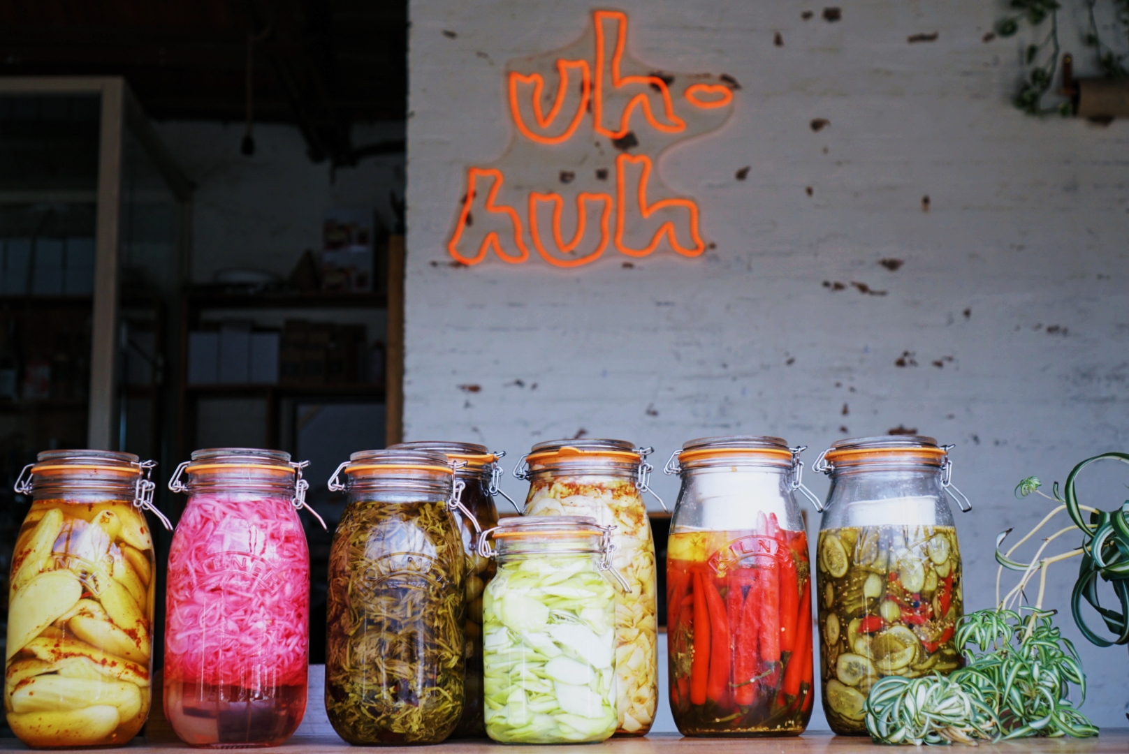 uh-huh wine bar & food