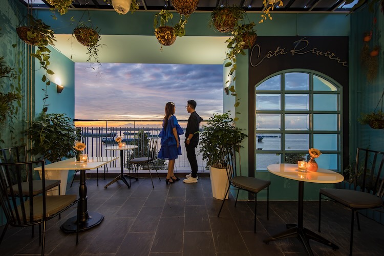 Côté Rivìere Café & Restaurant