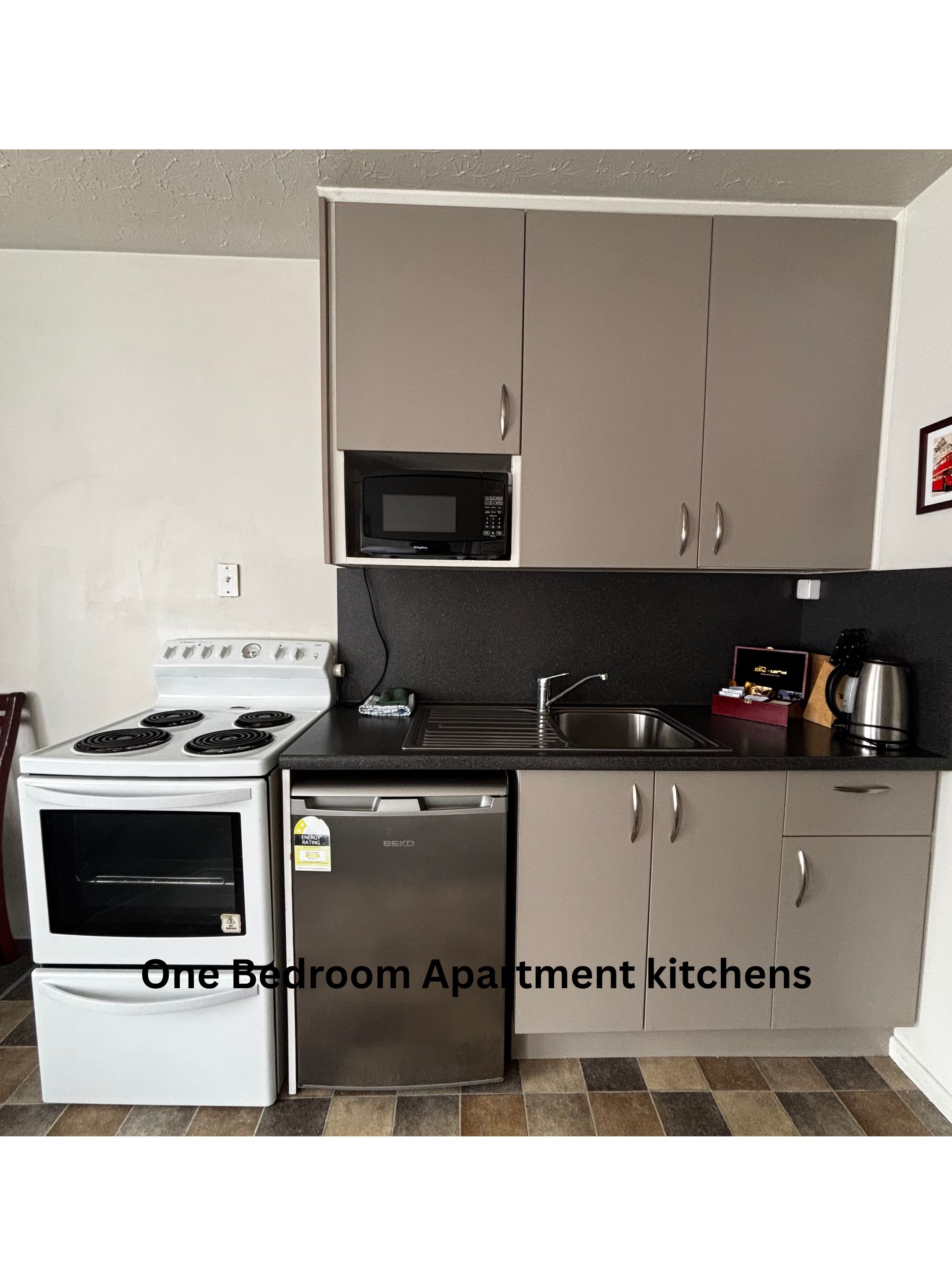 Cranford Cottages and Motel