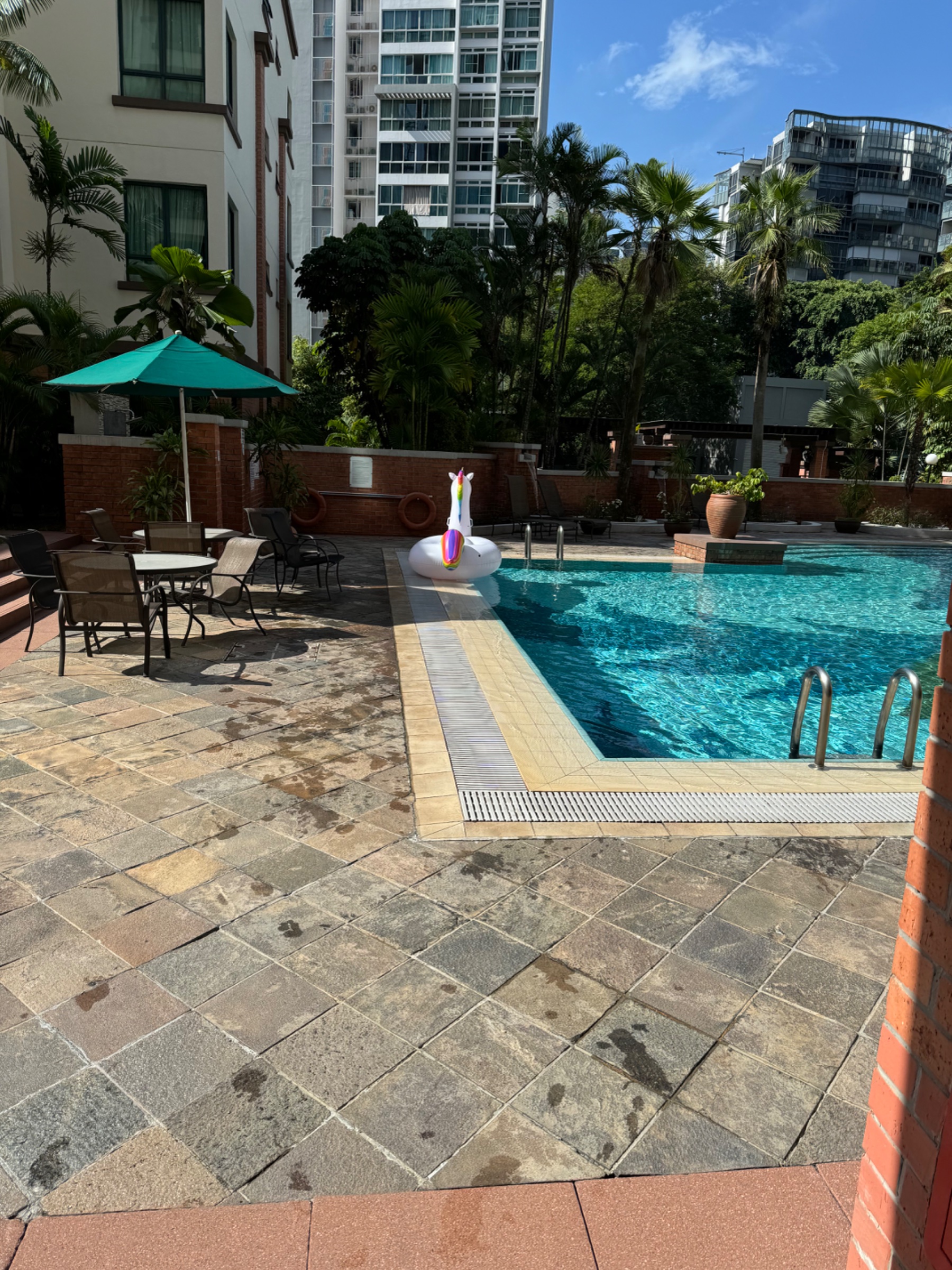 FUN SPLASH SWIM SCHOOL