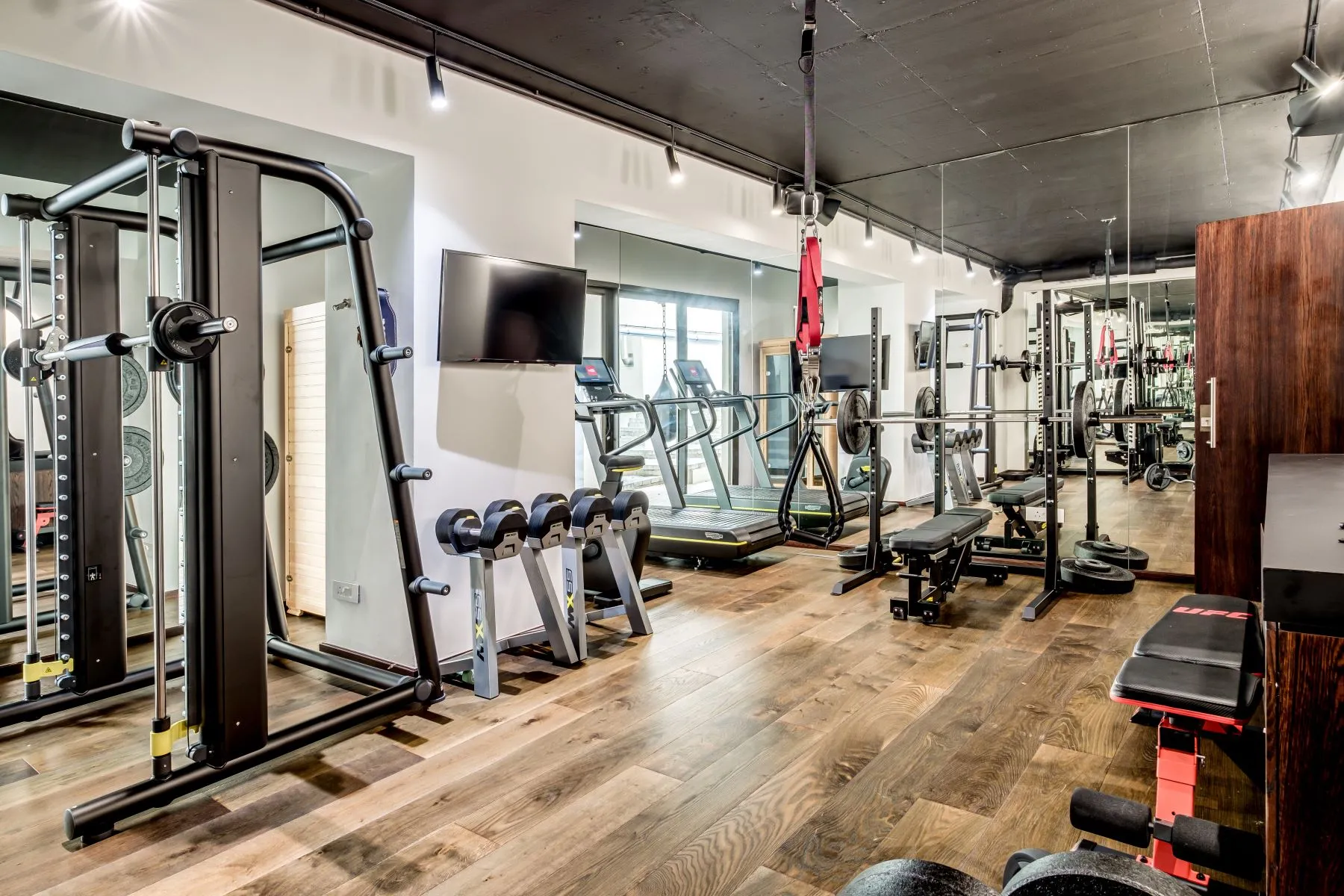 Pinmore Luxury Suits