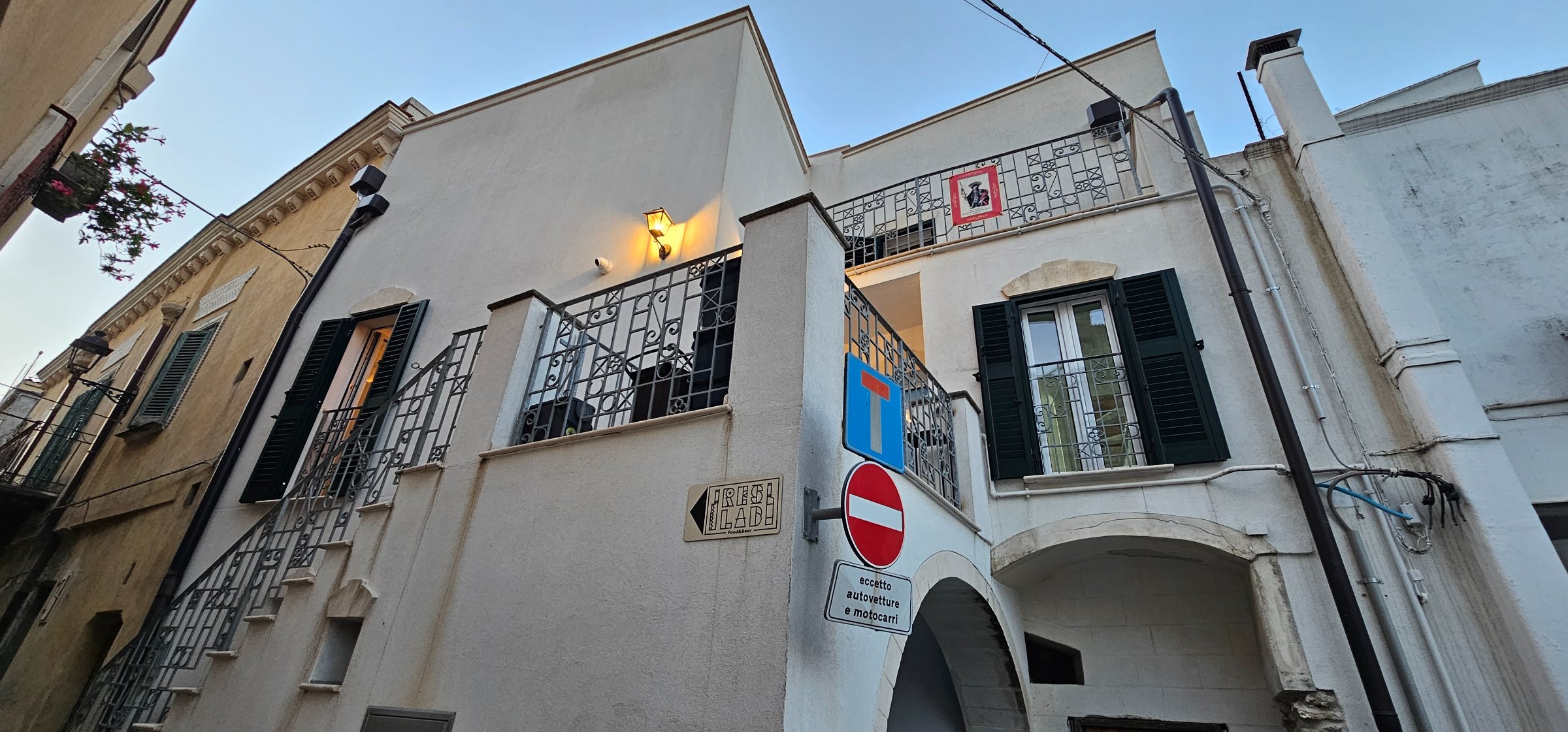 Monte  Bello Suites