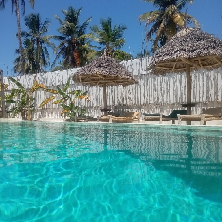 VILLA HURUMA