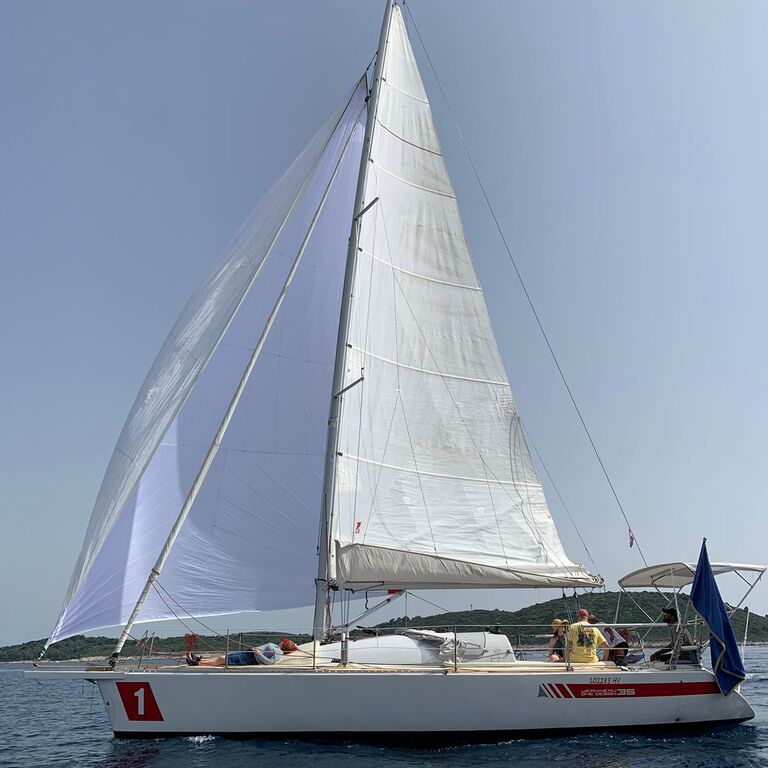 HVAR LOCAL HOST SAILING AGENCY