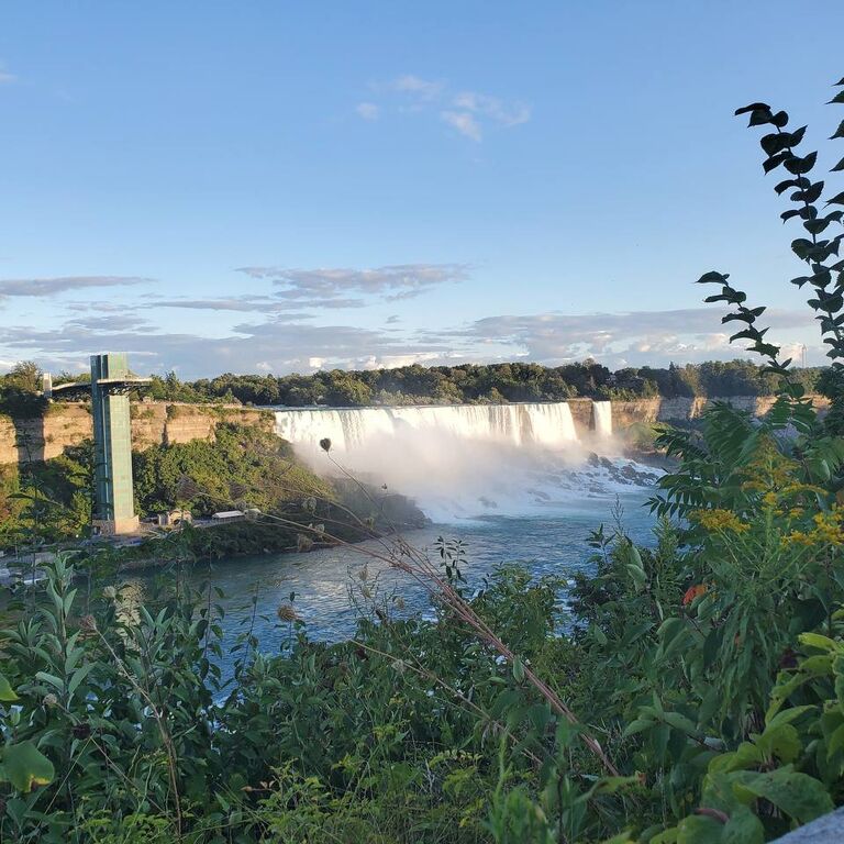 YeHa Niagara Tours