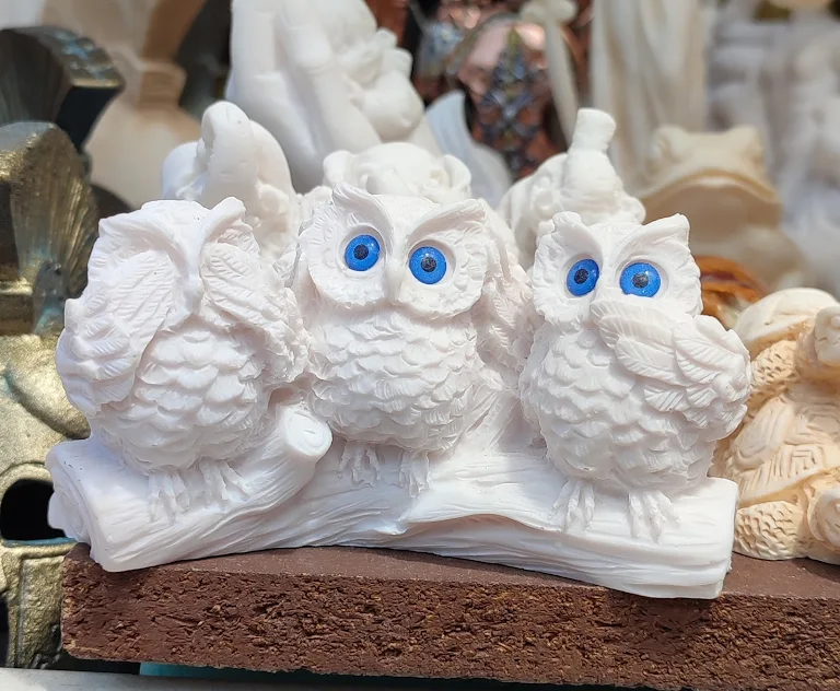 KIRKI'S SOUVENIRS SHOP