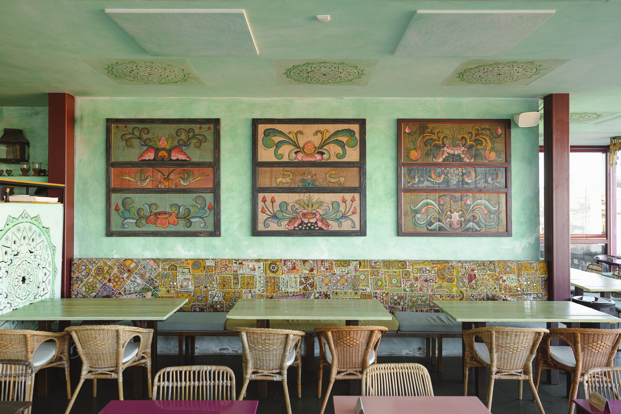 LOST IN RESTAURANTE & BAR