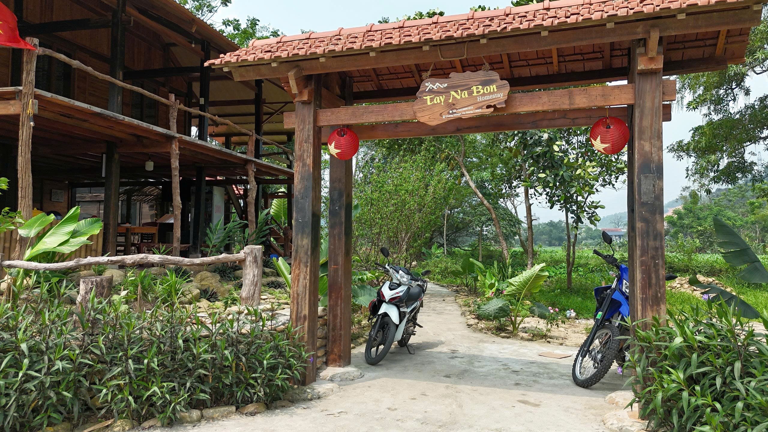 Ha Giang Oi Tour