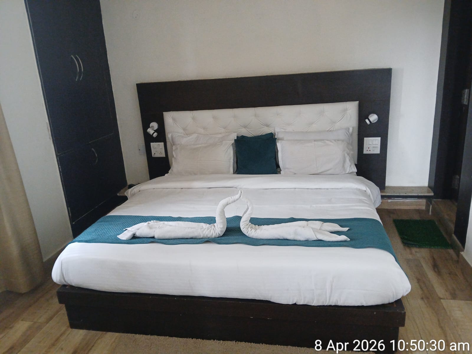 Hotel Mirage Residency