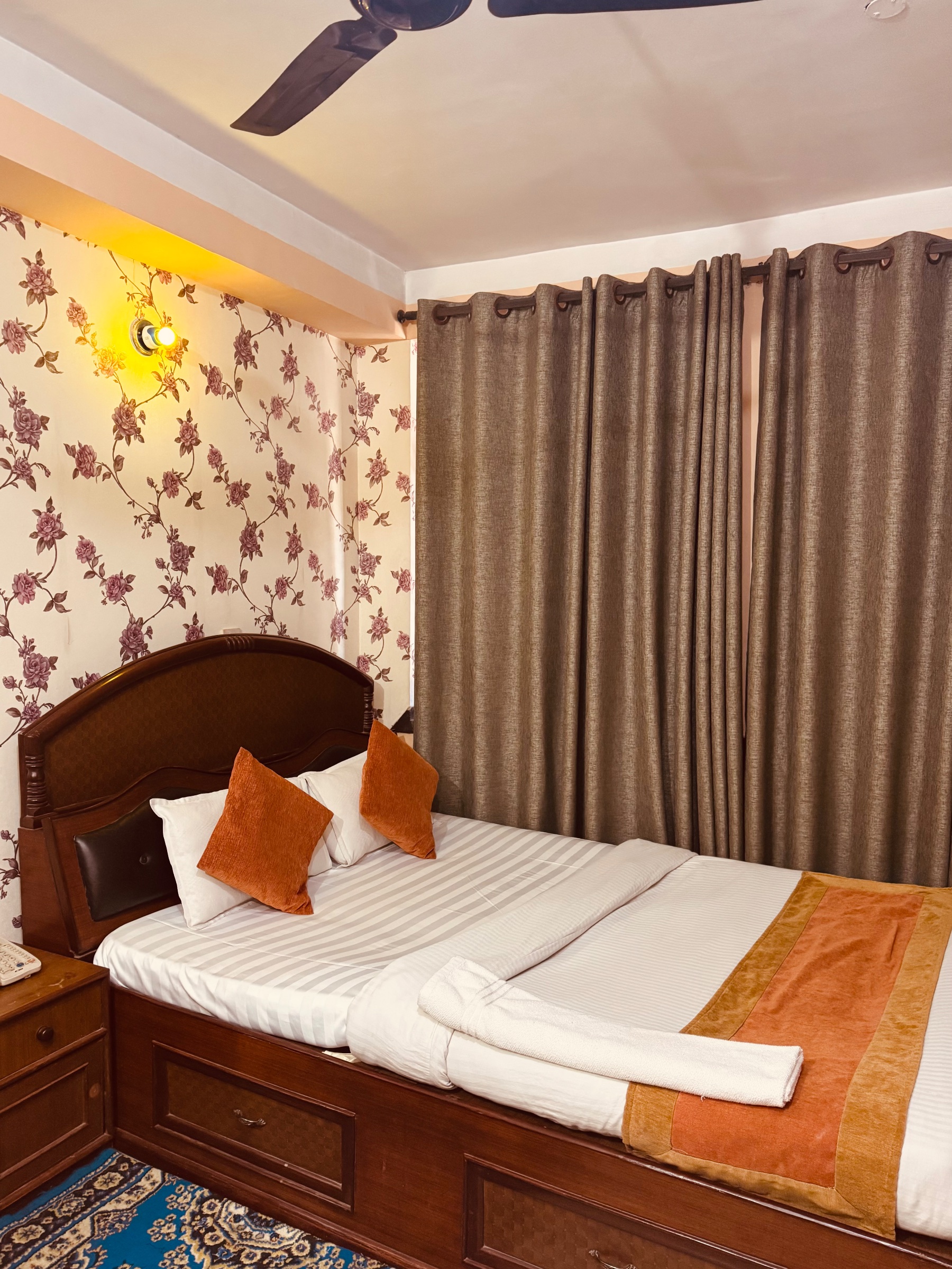 Om Mandakini Hotel