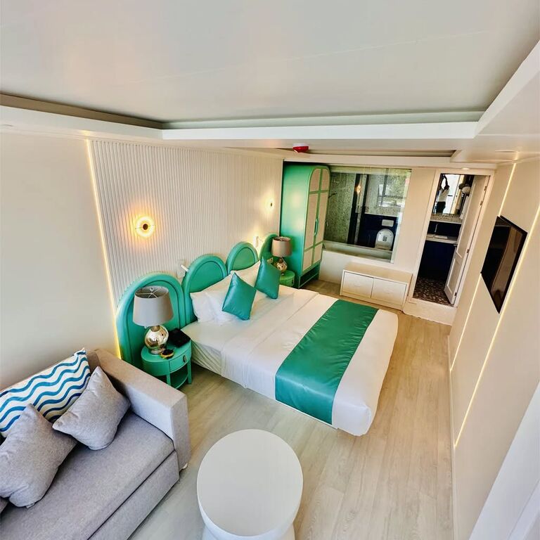 Rise & Shine Hotel