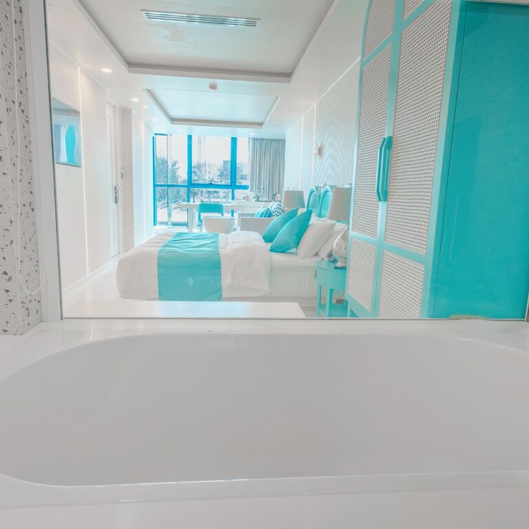 Rise & Shine Hotel