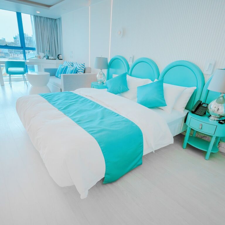 Rise & Shine Hotel
