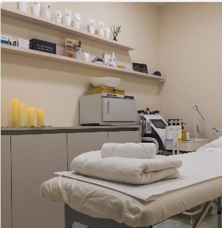 Kanyi Nails & Beauty