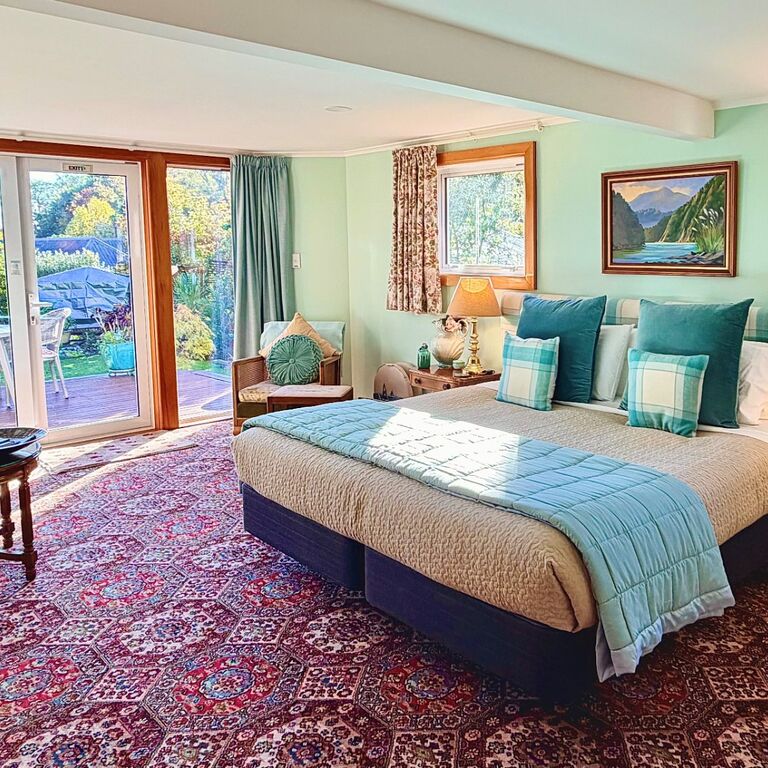 Ah House, Nelson City B&B