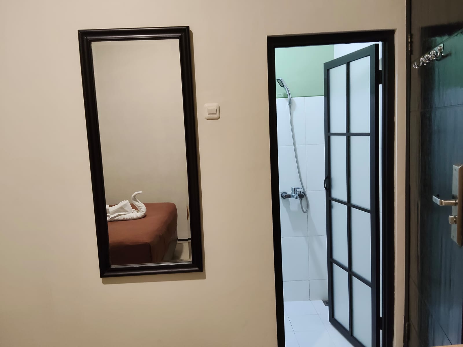 https://vt.tiktok.com/ZS9hhFMG