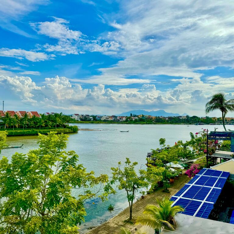 Riverside White House Hotel