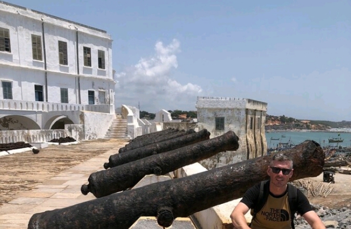 Tourist immersion in Ghana