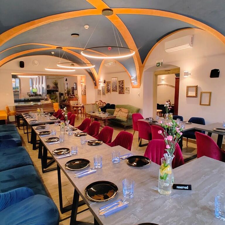 Graciarnia Pub and Restaurant